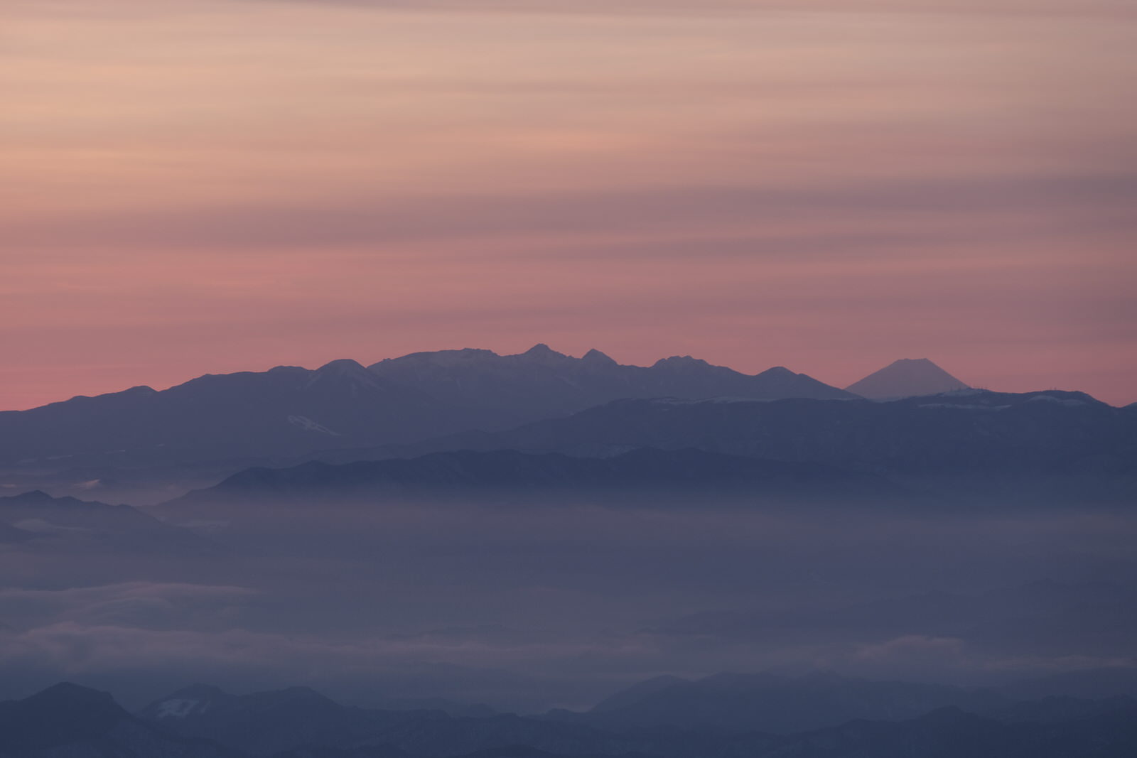 厳冬期 雪山登山 唐松岳 爆風とラッセルの末に辿り着いた山頂 静かな山の頂へ