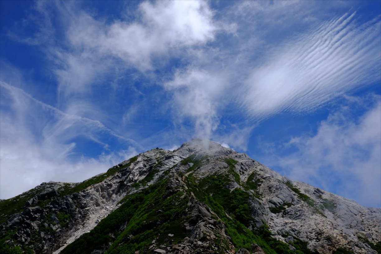 夏山登山 甲斐駒ヶ岳 仙丈ケ岳 海の日に行く標高3 000mの高山植物天国 静かな山の頂へ