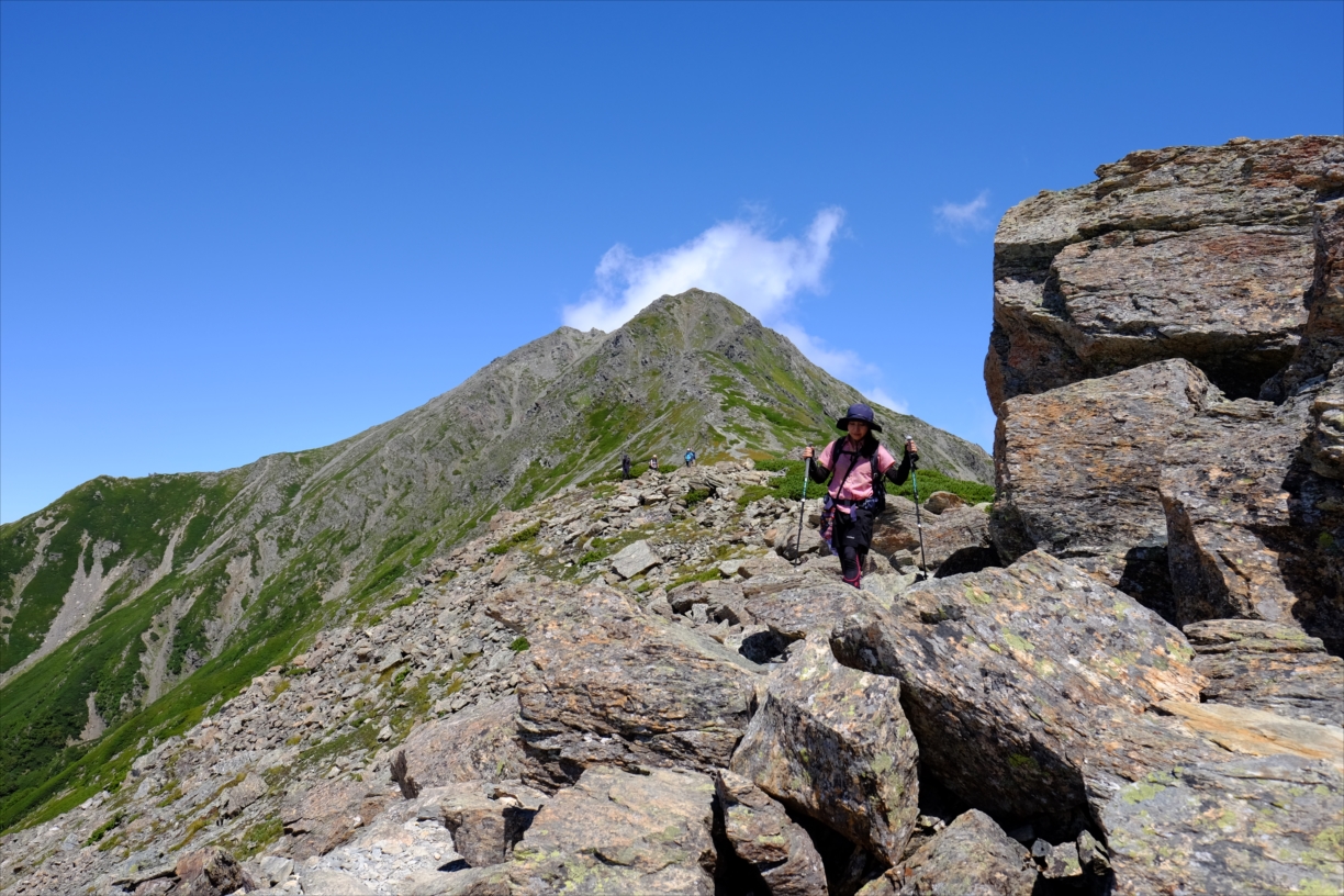 秋登山 北岳 間ノ岳 日本の標高２ ３位を巡る旅 静かな山の頂へ