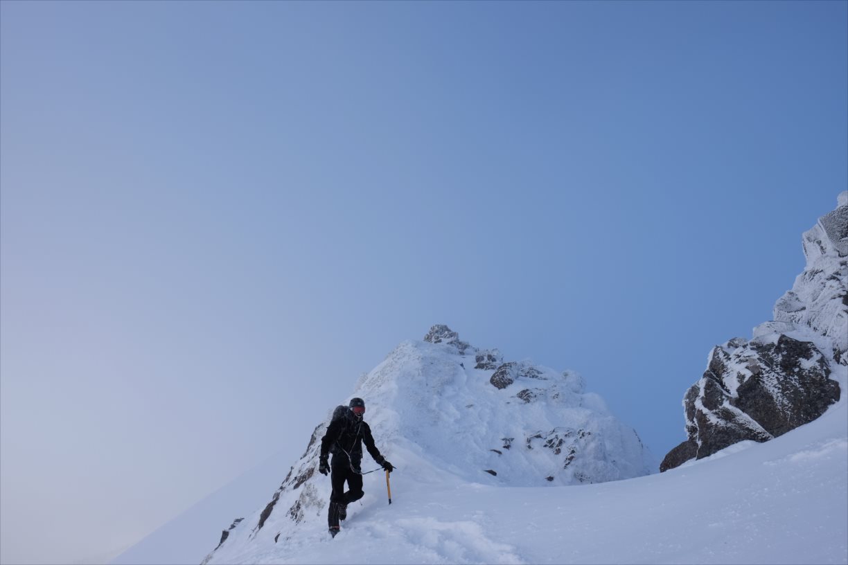 厳冬期 雪山登山 赤岳 横岳 硫黄岳 南八ヶ岳を代表する峰々を巡る旅 2ページ目 2ページ中 静かな山の頂へ 厳冬期 雪山登山 赤岳 横岳 硫黄岳 南八ヶ岳を代表する峰々を巡る旅 2ページ目 2ページ中 静かな山の頂へ