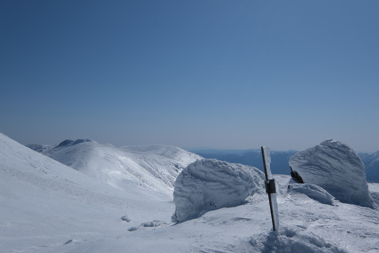 【残雪期・雪山登山】旭岳 (82)